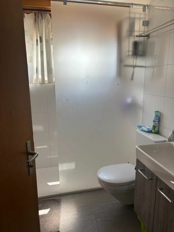 Appartement de rêve 3.5 pièces avec vue imprenable. Location saisonnière du 15.11.26 au 15.04.27 pour les familles avec enfants. – photo 3 sur 8