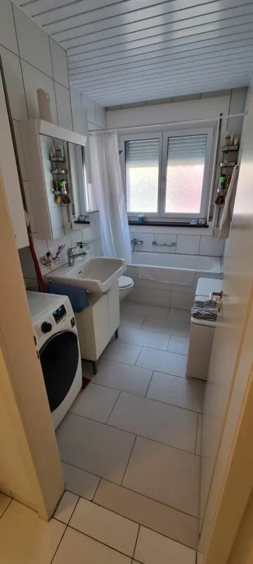 Frisch gestrichene 2.5-Zimmerwohnung in Liebefeld zu vermieten! – Foto 2 von 5