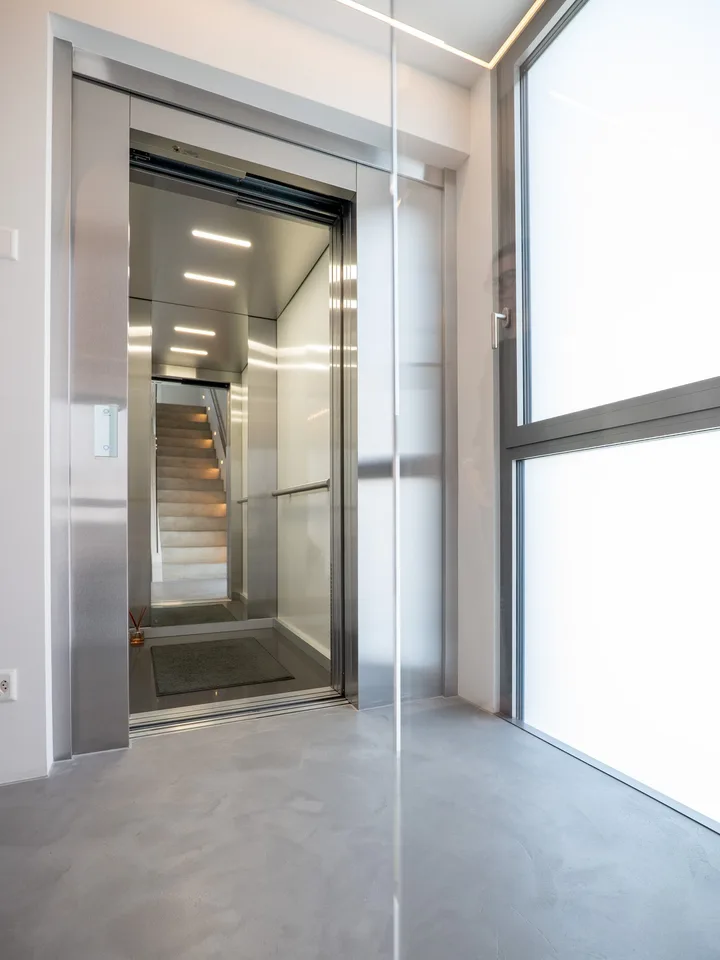Verkauf in Minusio - modernes Dachgeschoss-Duplex mit 4,5 Zimmern und Seeblick in einem Doppelhaus – Foto 24 von 26