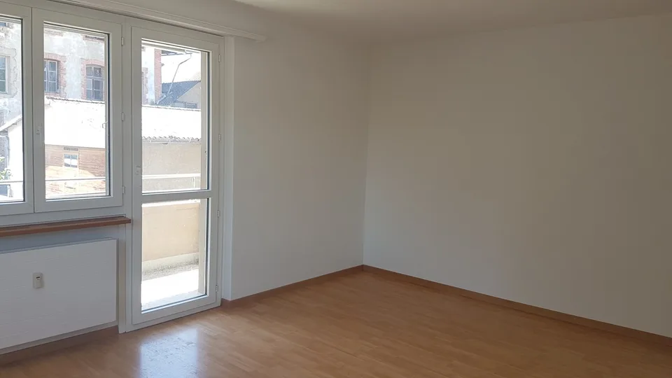 Sunny 4-room apartment with balcony in Dotzigen – photo 5 of 9