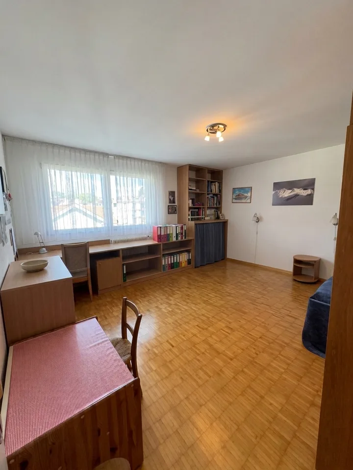 Wohnen auf 136 m²: Lichtdurchflutete 4.5-Zimmerwohnung mit riesiger Küche – Foto 9 von 23