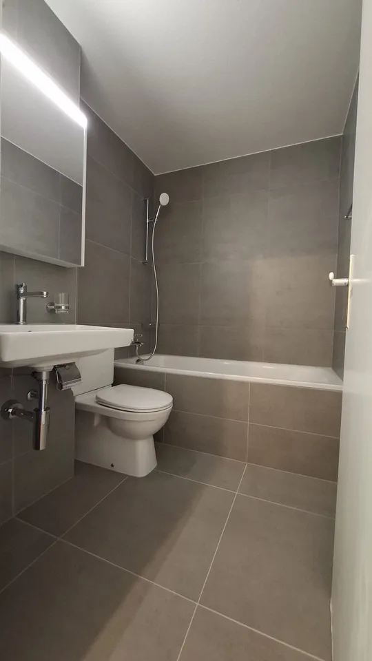 Zweizimmerwohnung komplett renoviert – Foto 5 von 5