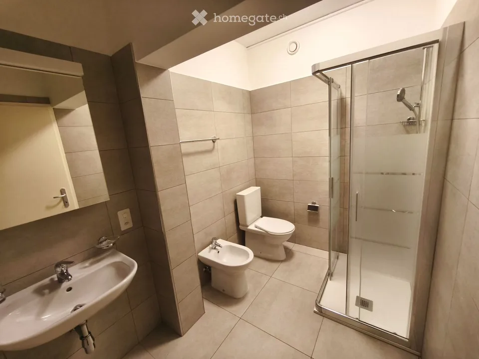 Schönes und komplett neues Apartment in Chiasso – Foto 2 von 5