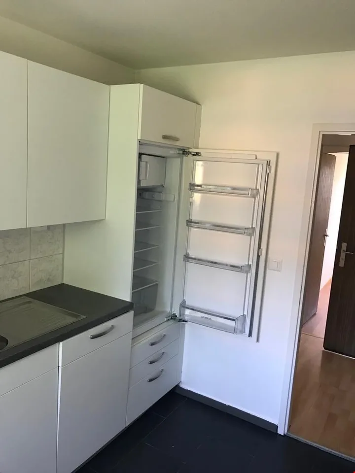 Herrliche 4-Zimmerwohnung mit eigener Waschmaschine und Balkon zu vermieten!! – Foto 2 von 5