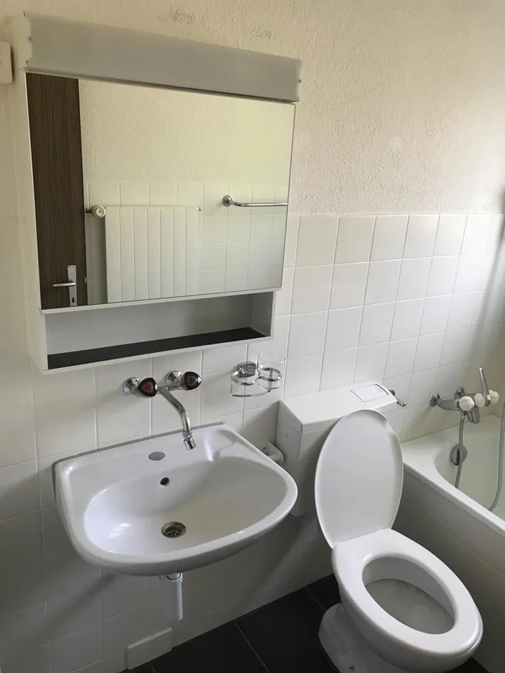 Herrliche 4-Zimmerwohnung mit eigener Waschmaschine und Balkon zu vermieten!! – Foto 5 von 5