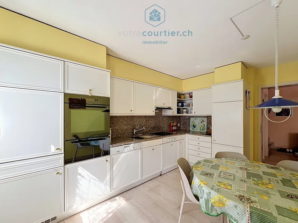 Appartamento, terrazza e giardino, tranquillo in città, vicino HFR e stazione – foto 11 di 14