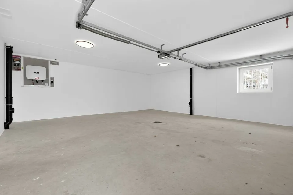 Modern 5.5-room single-family house with flexible 2.5-room annex – photo 18 of 26