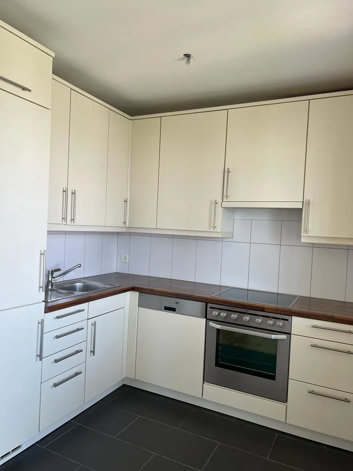 Appartamento luminoso 3.5 locali con balcone a Rorschacherberg – foto 3 di 6