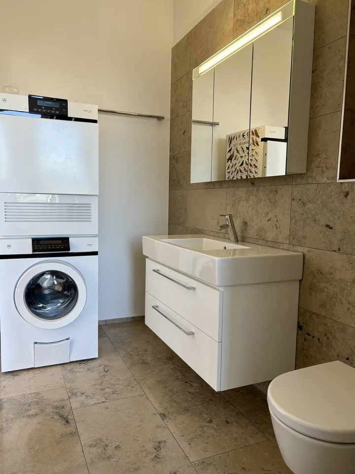 Exklusive und moderne 3.5-Zimmer-Wohnung mit Seenähe in Nidau – Foto 6 von 15