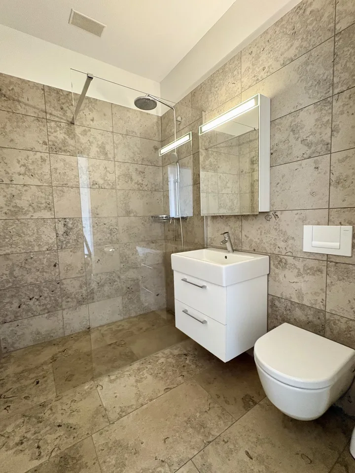 Exklusive und moderne 3.5-Zimmer-Wohnung mit Seenähe in Nidau – Foto 5 von 15