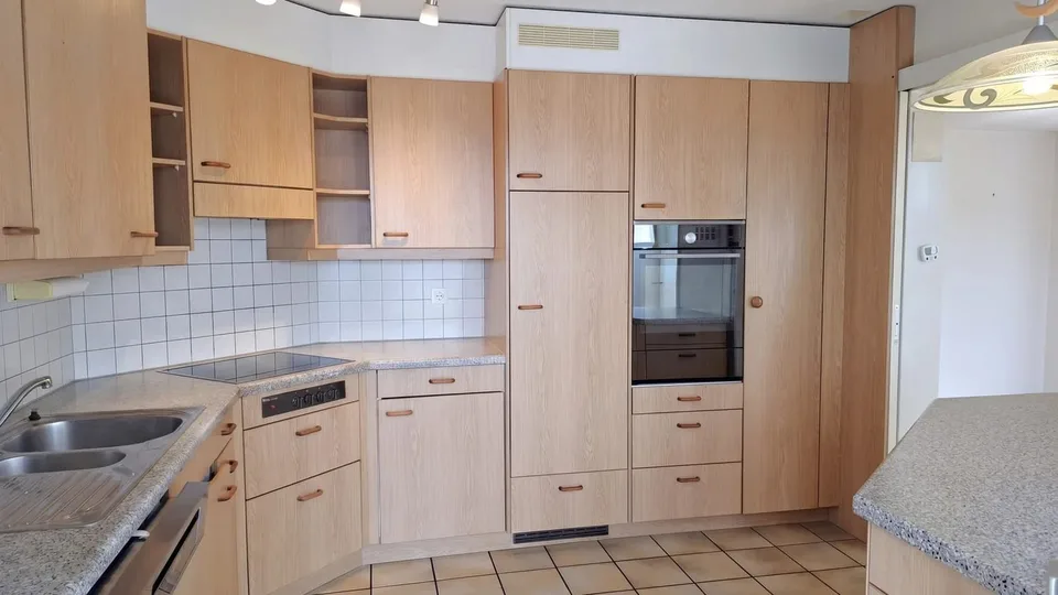 Attraktive 4.5-Zimmer-Wohnung mit Cheminée in Biberist und viel Ges... – Foto 3 von 6