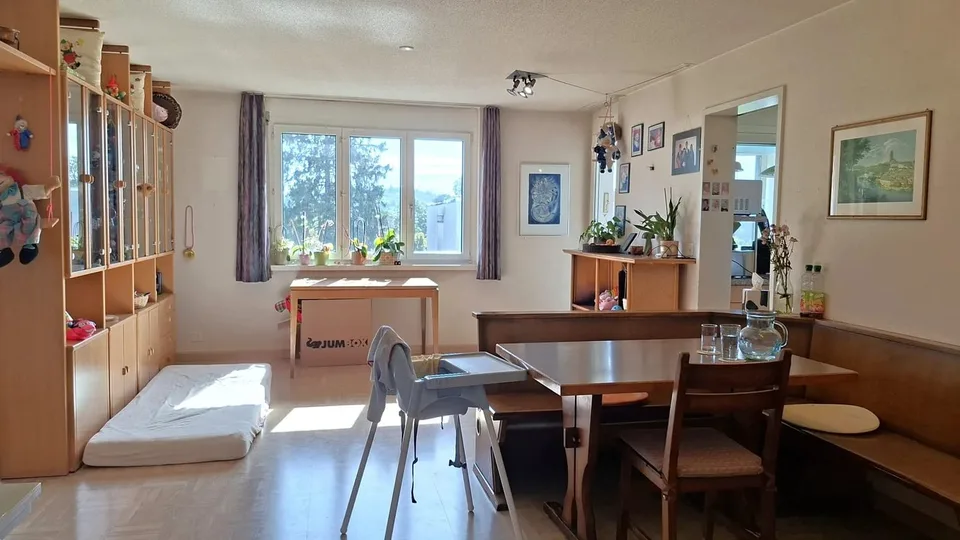 Attraktive 4.5-Zimmer-Wohnung mit Cheminée in Biberist und viel Ges... – Foto 5 von 6