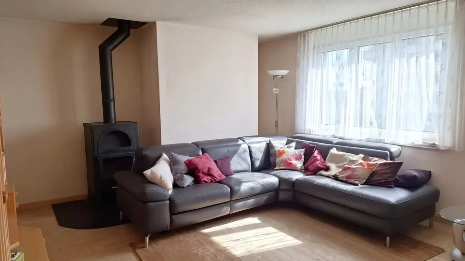 Attraktive 4.5-Zimmer-Wohnung mit Cheminée in Biberist und viel Ges... – Foto 2 von 6