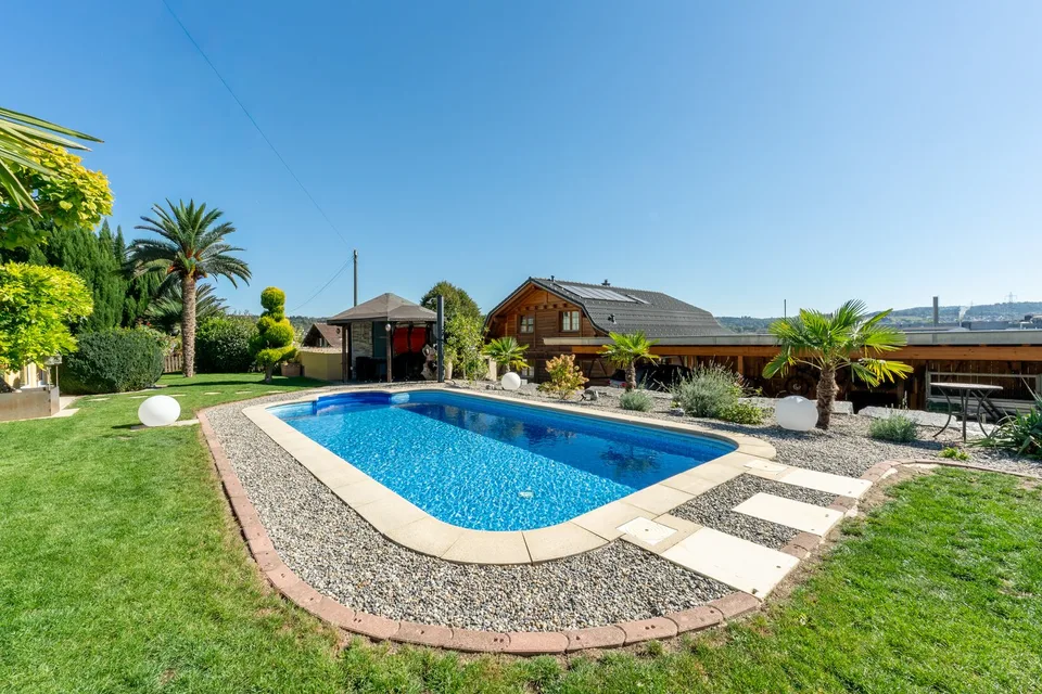 Habitation de rêve avec piscine, jardin idyllique et intimité – photo 2 sur 10