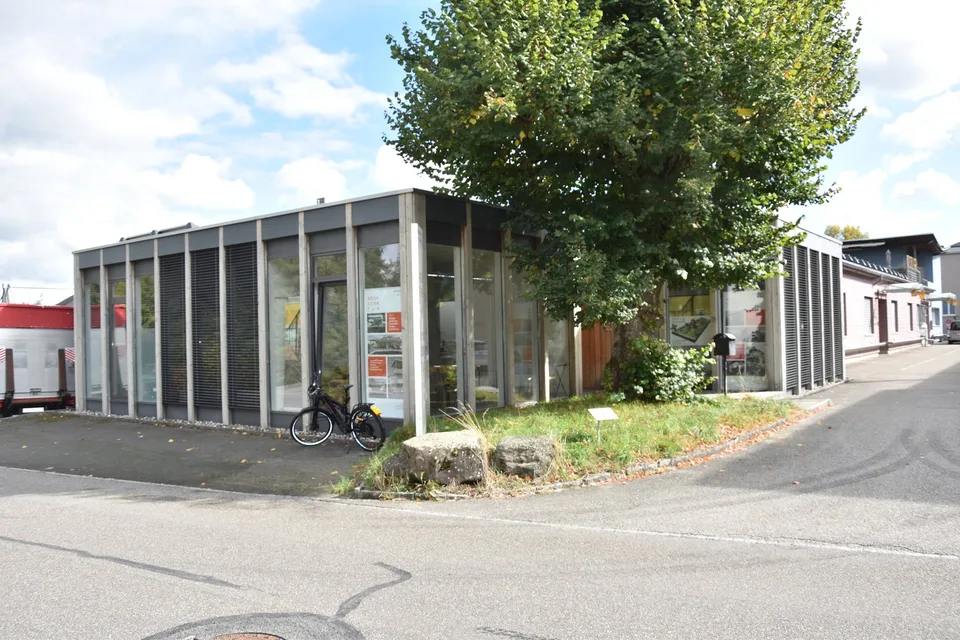 Moderne, sehr helle Büroräume im Erdgeschoss – Foto 2 von 15