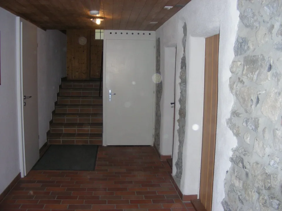 Einfache und preiswerte Dachwohnung / Ferienwohnung – Foto 2 von 9