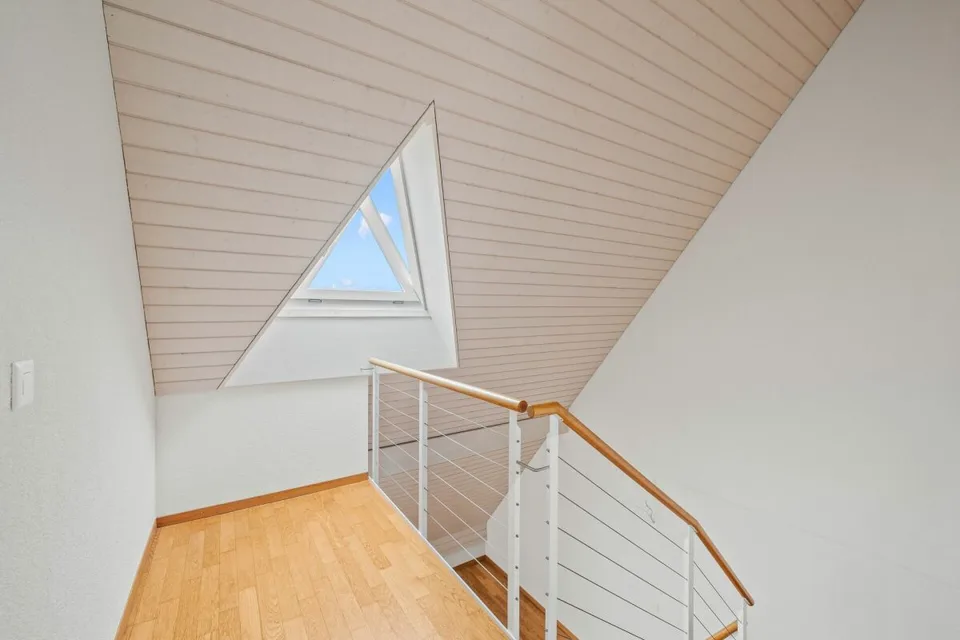 Grosszügige 4.5-Zimmer Maisonettewohnung mit viel Wohnkomfort – Foto 7 von 12