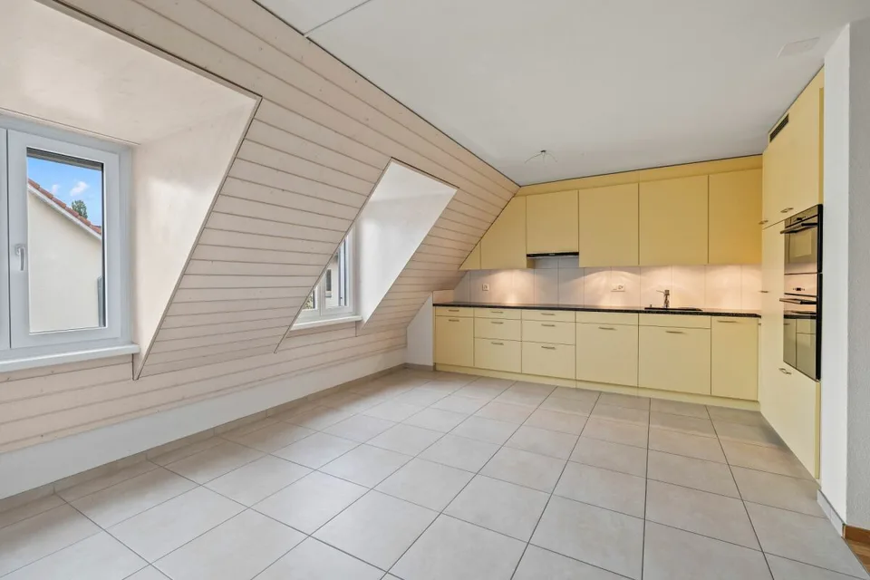 Grosszügige 4.5-Zimmer Maisonettewohnung mit viel Wohnkomfort – Foto 2 von 12