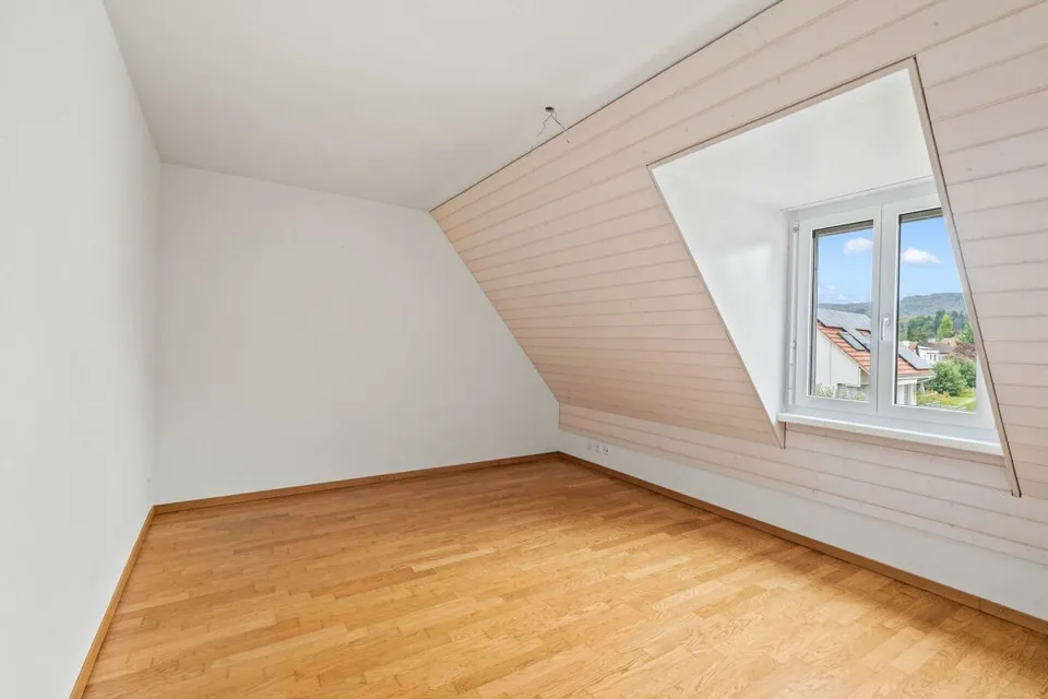 Grosszügige 4.5-Zimmer Maisonettewohnung mit viel Wohnkomfort – Foto 5 von 12