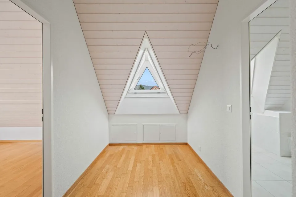 Grosszügige 4.5-Zimmer Maisonettewohnung mit viel Wohnkomfort – Foto 8 von 12