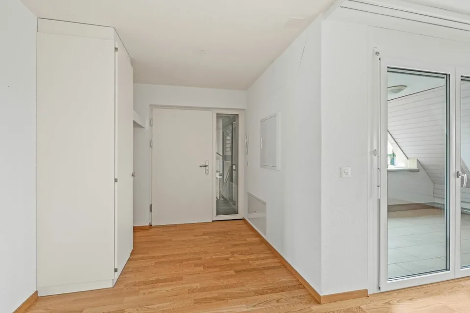 Grosszügige 4.5-Zimmer Maisonettewohnung mit viel Wohnkomfort – Foto 4 von 12