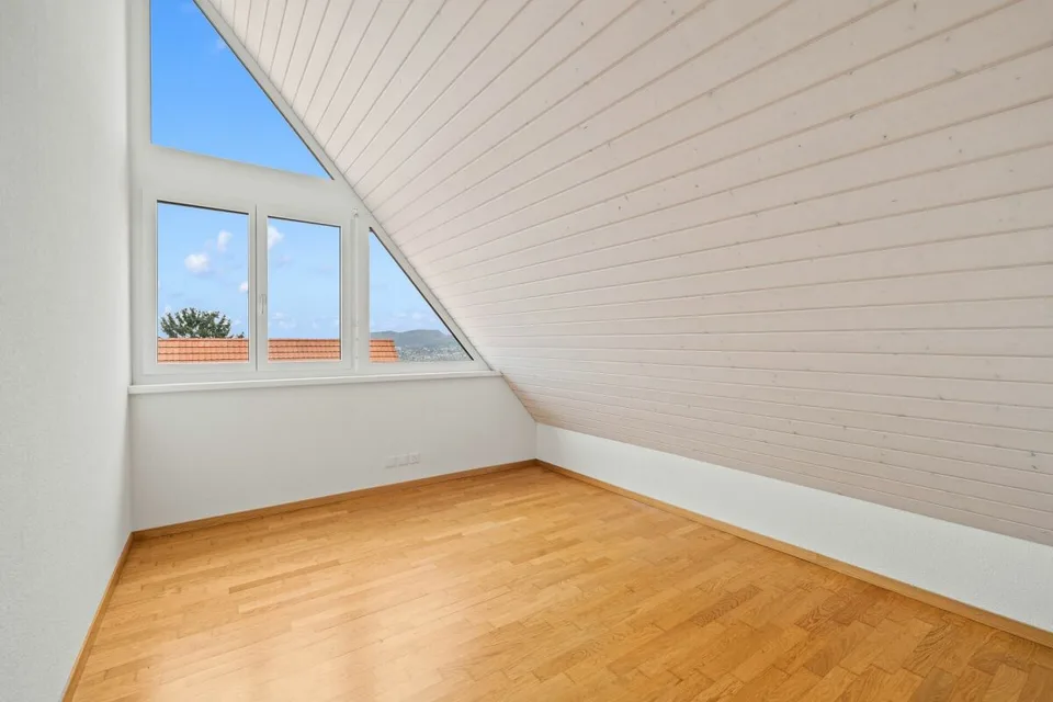 Grosszügige 4.5-Zimmer Maisonettewohnung mit viel Wohnkomfort – Foto 10 von 12