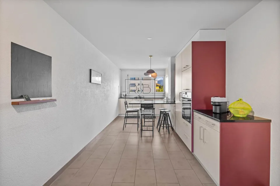 Family apartment with 5.5 rooms in the heart of the city – photo 3 of 8