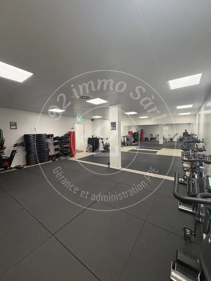 Locale commerciale ideale situata di fronte alla stazione di Romont – foto 8 di 11