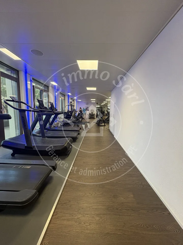 Locale commerciale ideale situata di fronte alla stazione di Romont – foto 4 di 11