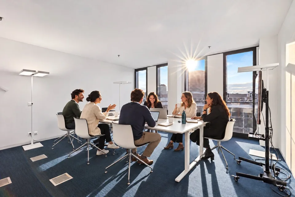 main tower - espaces de bureau entièrement aménagés pour un succès visible – photo 11 sur 12