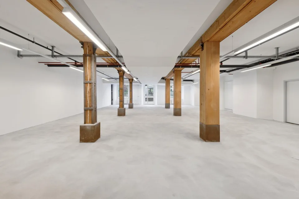 Retail space in a well-connected location – photo 5 of 7