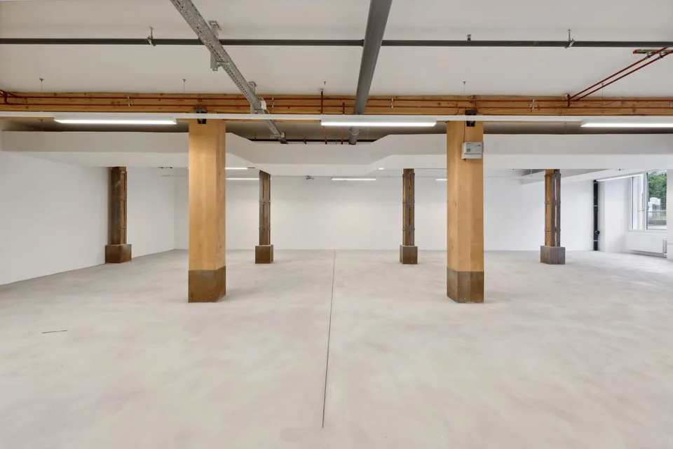Retail space in a well-connected location – photo 6 of 7