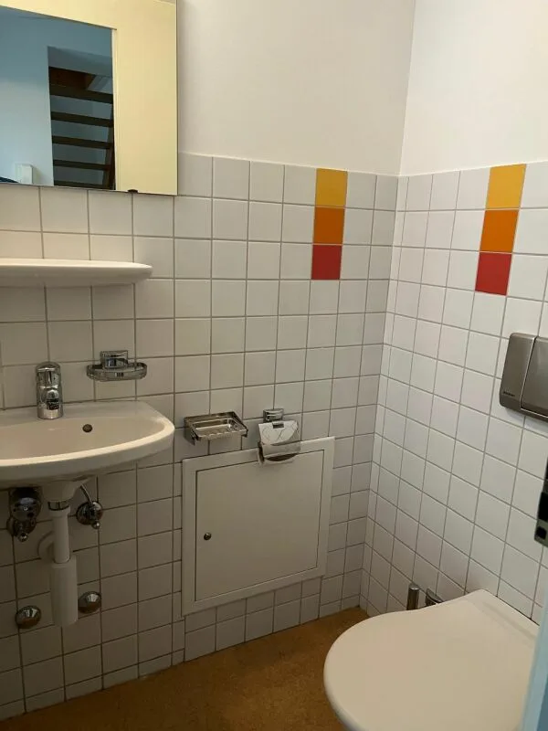 Vielseitiges Büro/Praxis/Atelier in mitten der Schaffhauser Altstadt – Foto 6 von 7