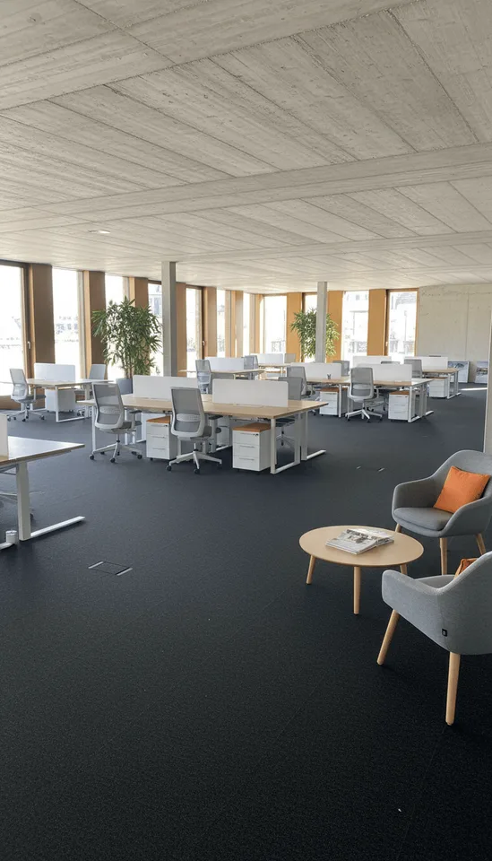 À louer – Plateau de bureaux Plug & Work de 600 m² au cœur de Cour de Gare, à Sion – photo 2 sur 14