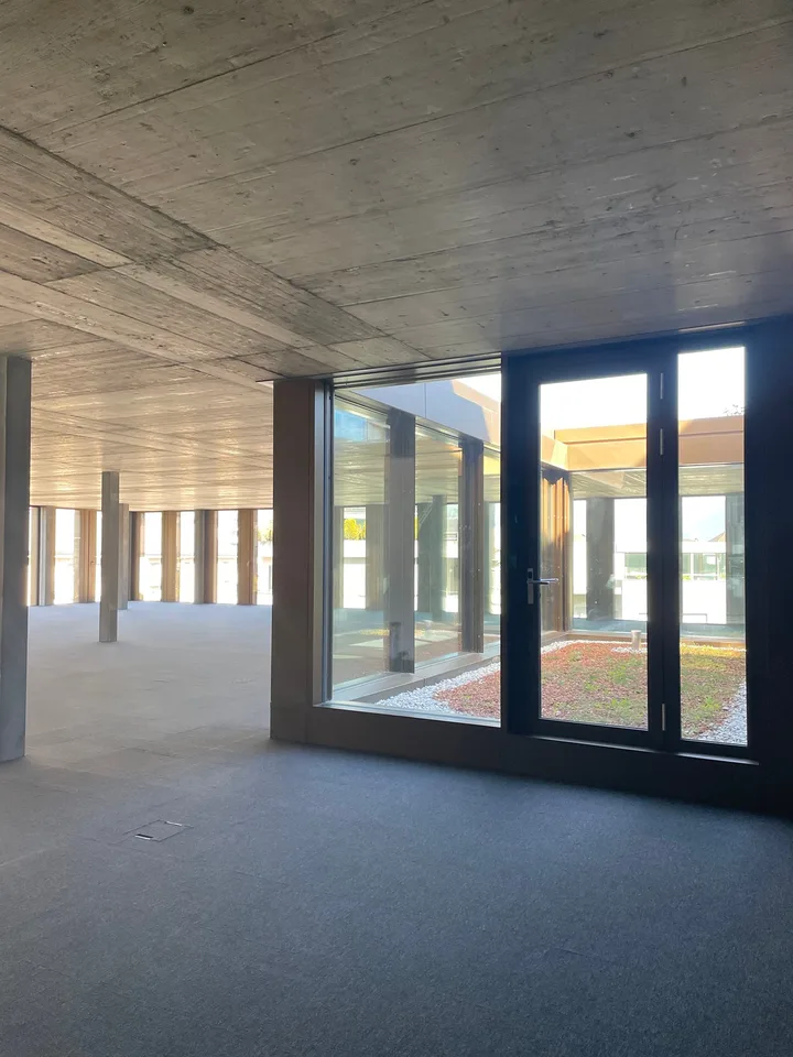 À louer – Plateau de bureaux Plug & Work de 600 m² au cœur de Cour de Gare, à Sion – photo 11 sur 14