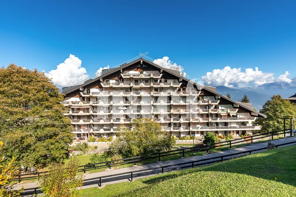 In esclusiva! Appartamento di 2,5 locali con vista panoramica sulla pianura del Rodano – foto 4 di 11