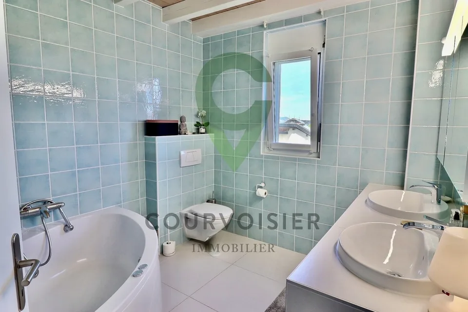 Duplex-Penthouse mit Charme und Aussicht, nur wenige Minuten von Nyon entfernt – Foto 5 von 11