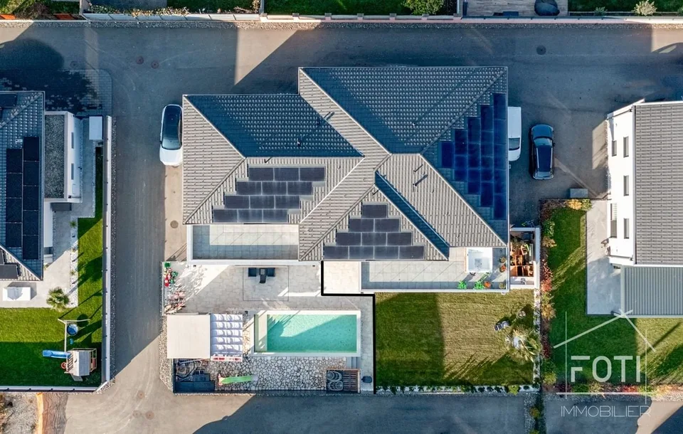 Collombey-Muraz: Villa mit 2 Wohnungen, Swimmingpool und Terrassen – Foto 12 von 13
