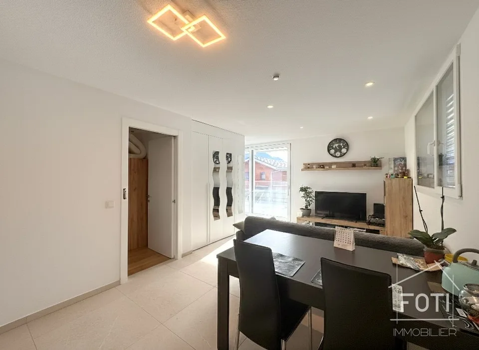 Collombey-Muraz: Villa mit 2 Wohnungen, Swimmingpool und Terrassen – Foto 9 von 13