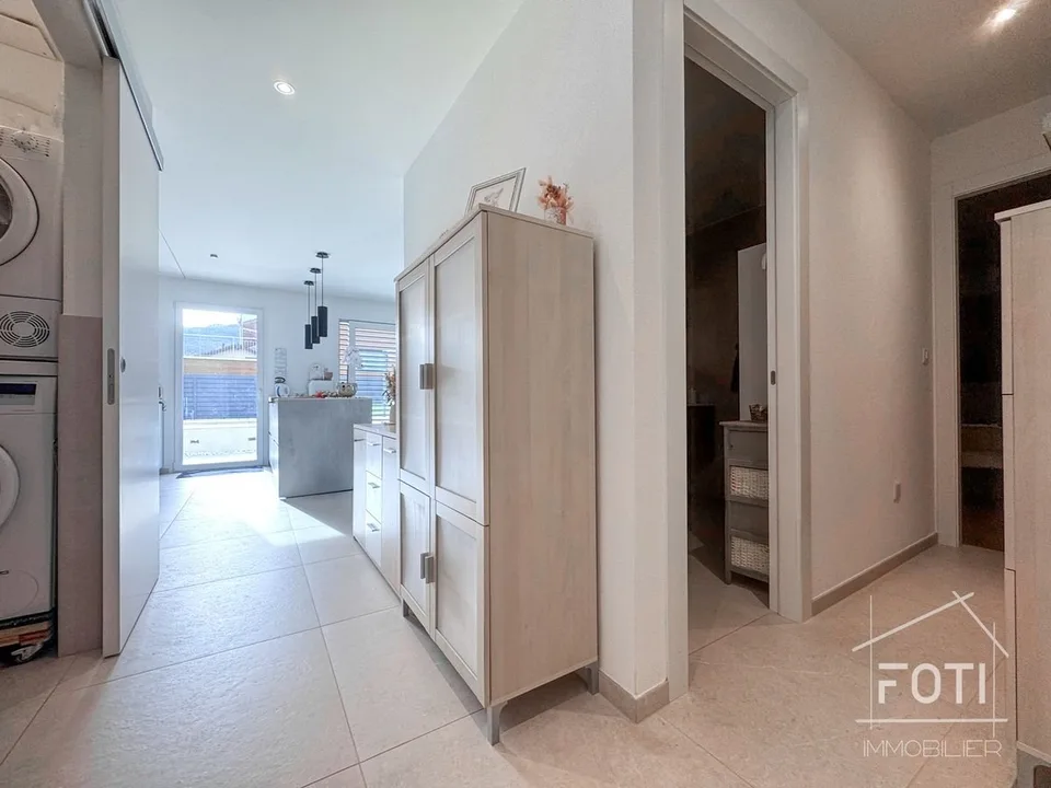 Collombey-Muraz: Villa mit 2 Wohnungen, Swimmingpool und Terrassen – Foto 5 von 13