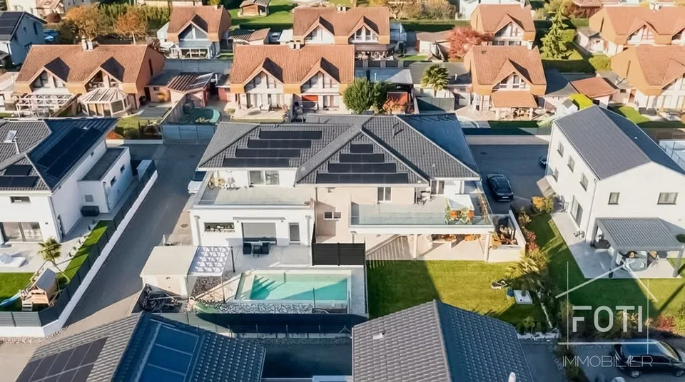 Collombey-Muraz: Villa mit 2 Wohnungen, Swimmingpool und Terrassen – Foto 13 von 13