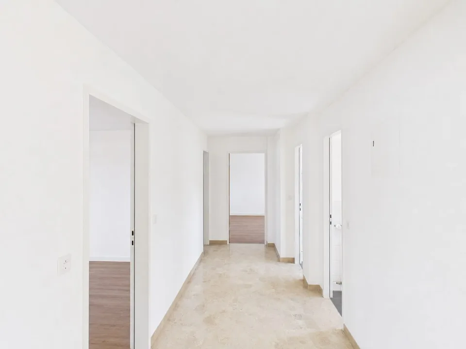 Appartement spacieux au dernier étage dans un excellent emplacement à Frenkendorf – photo 7 sur 13