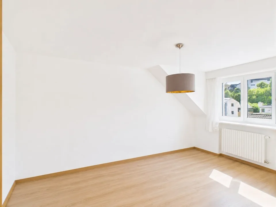 Appartement spacieux au dernier étage dans un excellent emplacement à Frenkendorf – photo 9 sur 13