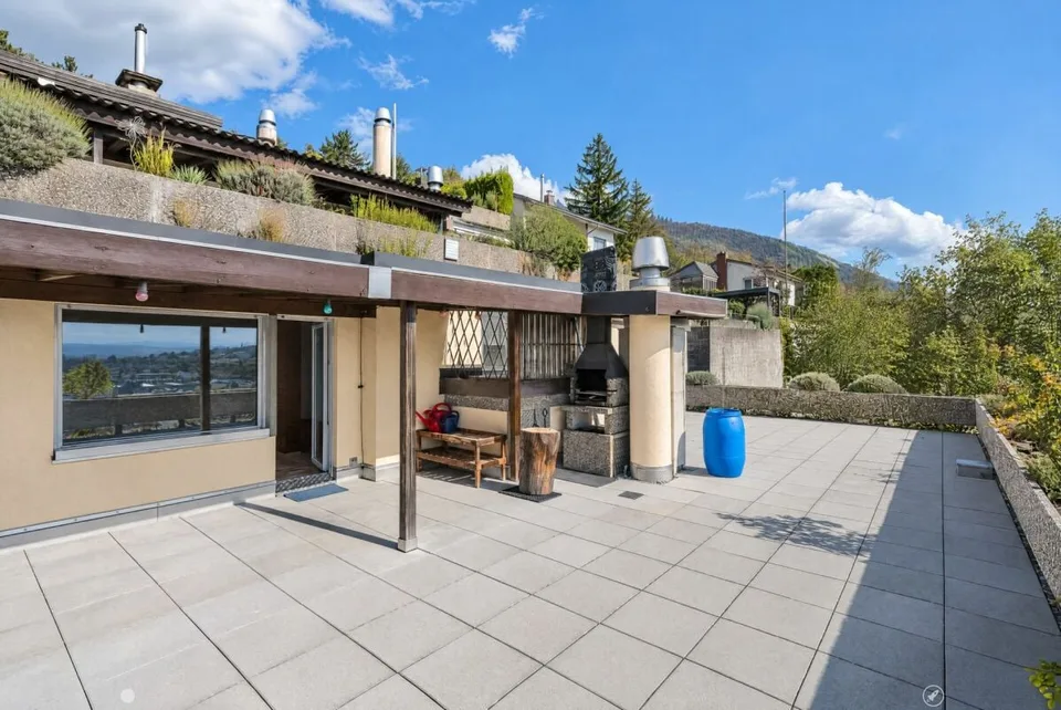 3.5 Zimmer Attika-Terrassenwohnung mit See- und Alpensicht – Foto 2 von 17