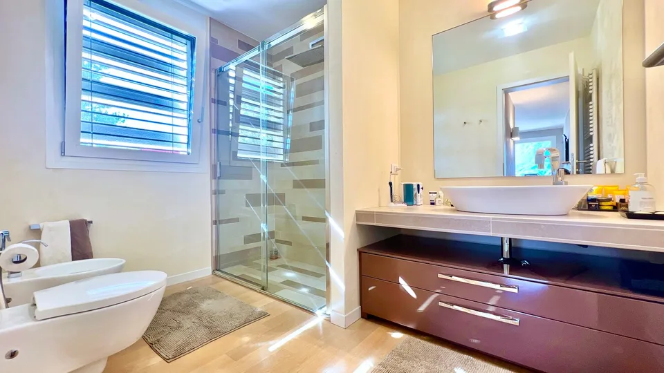 Elegantes Apartment mit 4.5 Zimmern und Seeblick in Lugano Massagno – Foto 13 von 22