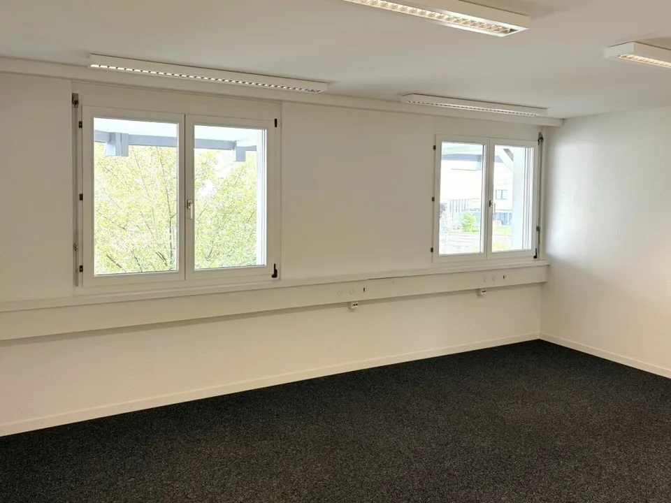 Attraktive und bezugsbereite Büroräume an ausgezeichneter Lage – Foto 2 von 6