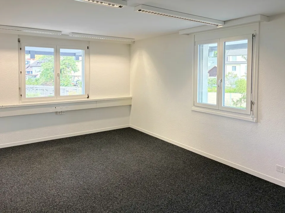 Attraktive und bezugsbereite Büroräume an ausgezeichneter Lage – Foto 3 von 6