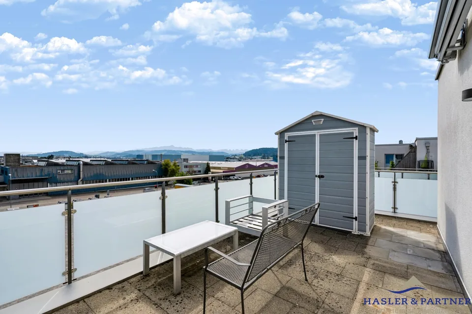 Repräsentative 5½-Zimmer-Attikawohnung mit 144 m² Terrasse und Alpe... – Foto 3 von 7