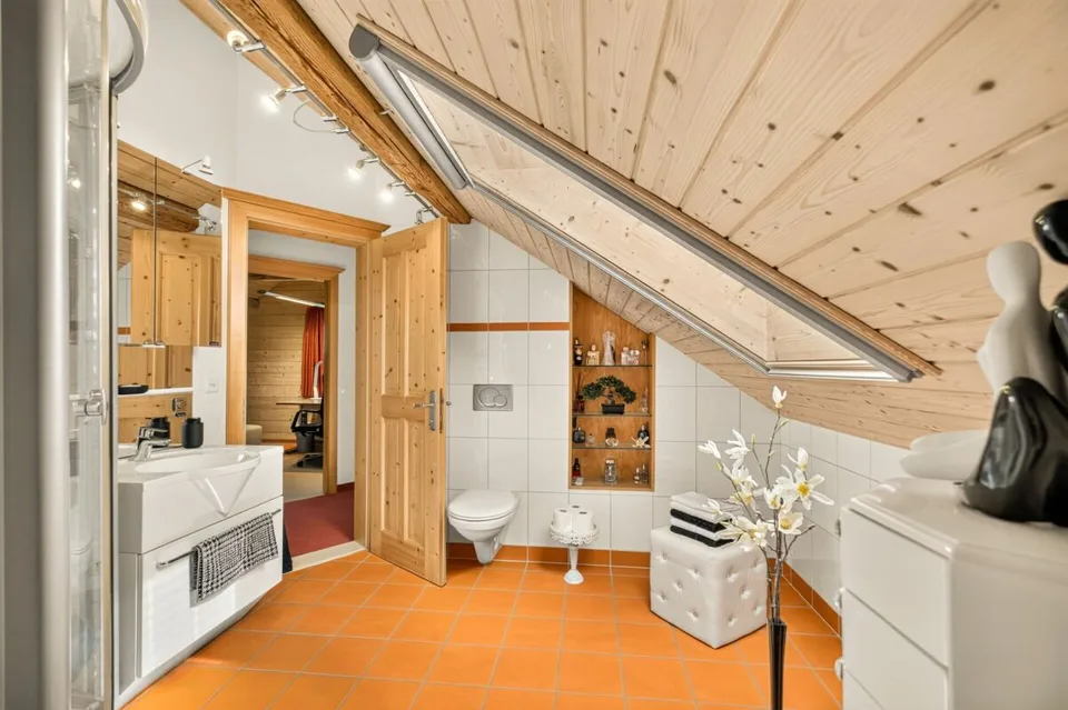 Peacefully located single-family house with prepared annex, barn and dreamy garden – photo 15 of 30