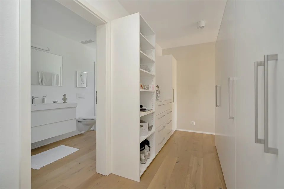 Appartement en attique de 4,5 pièces avec grande terrasse à Ostermundigen – photo 10 sur 23